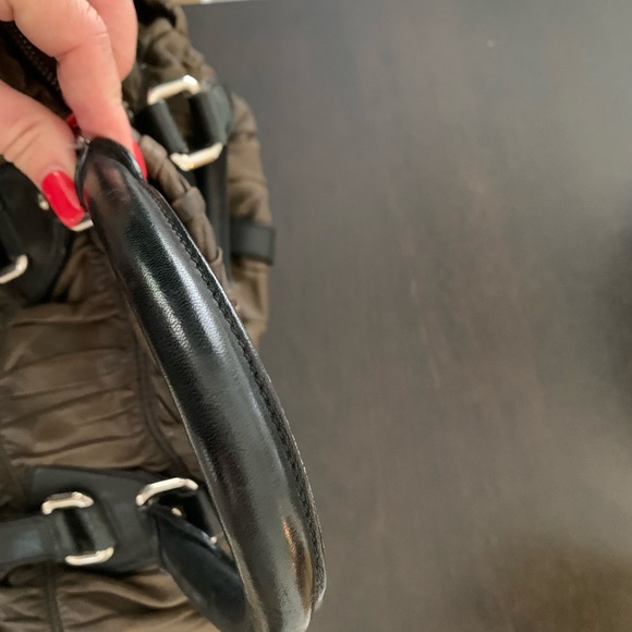Crossbody distress PRADA bag, excellent condition, only big strap shows scratch - Picture 11 of 11
